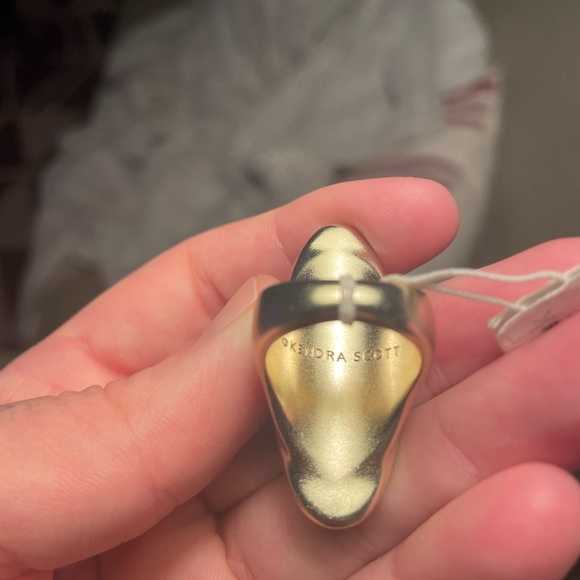 Kendra Scott ring, size 6 NWT - Picture 4 of 5